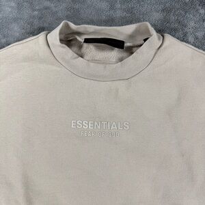 Fear of God ESSENTIALS Relaxed Crewneck Sweatshirt Silver Cloud Beige CreamCozy